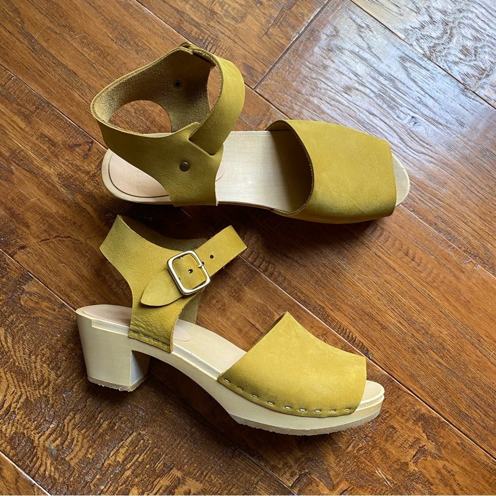 BRYR Emma mid heel Spanish toe clogs in Fennel